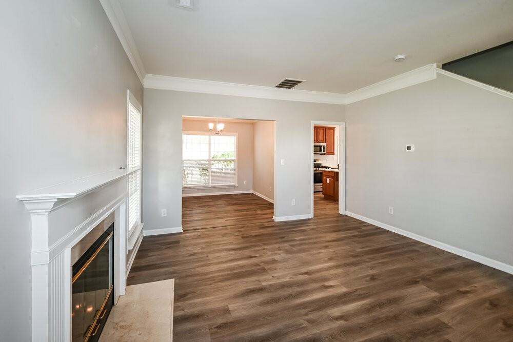 4915 Stowe Derby Dr - Photo 5 of 17