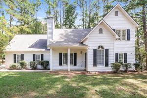 featured image of 36 Stonehaven Dr