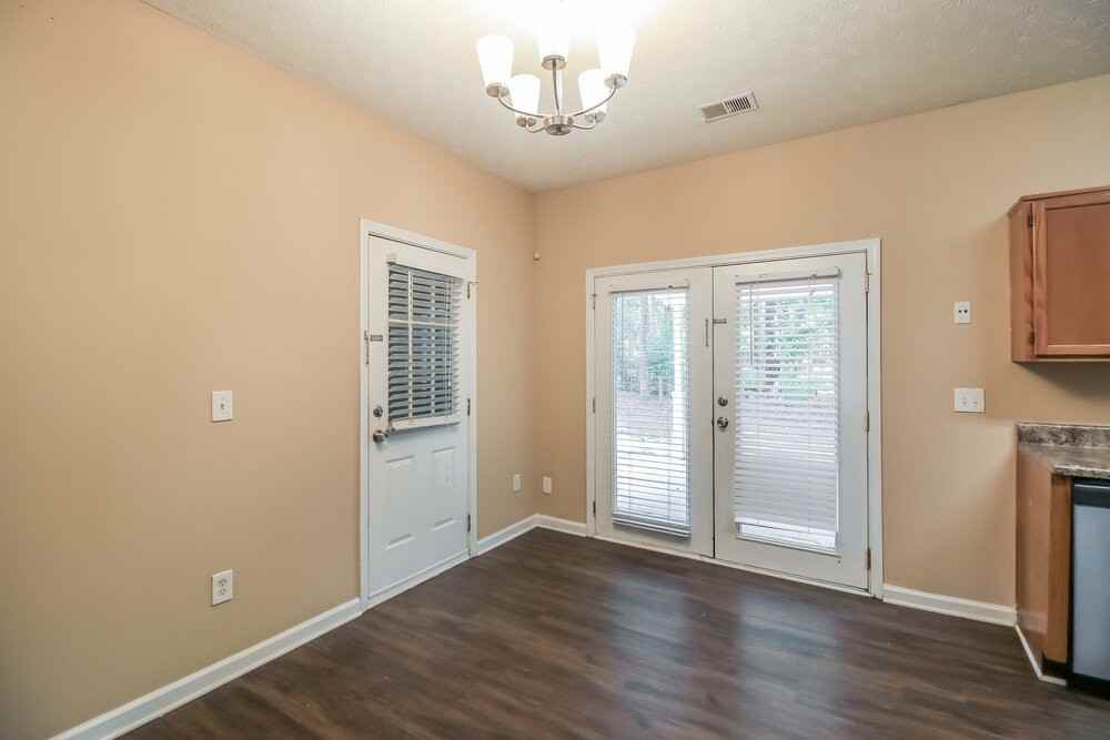 36 Stonehaven Dr - Photo 7 of 17