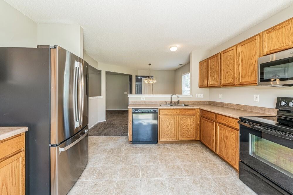 1020 Gelfield Rd - Photo 5 of 17