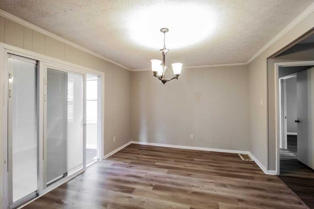 2244 Briarwood Cir Sw - Photo 4 of 16