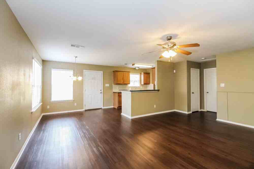 408 Joyce Way - Photo 3 of 14
