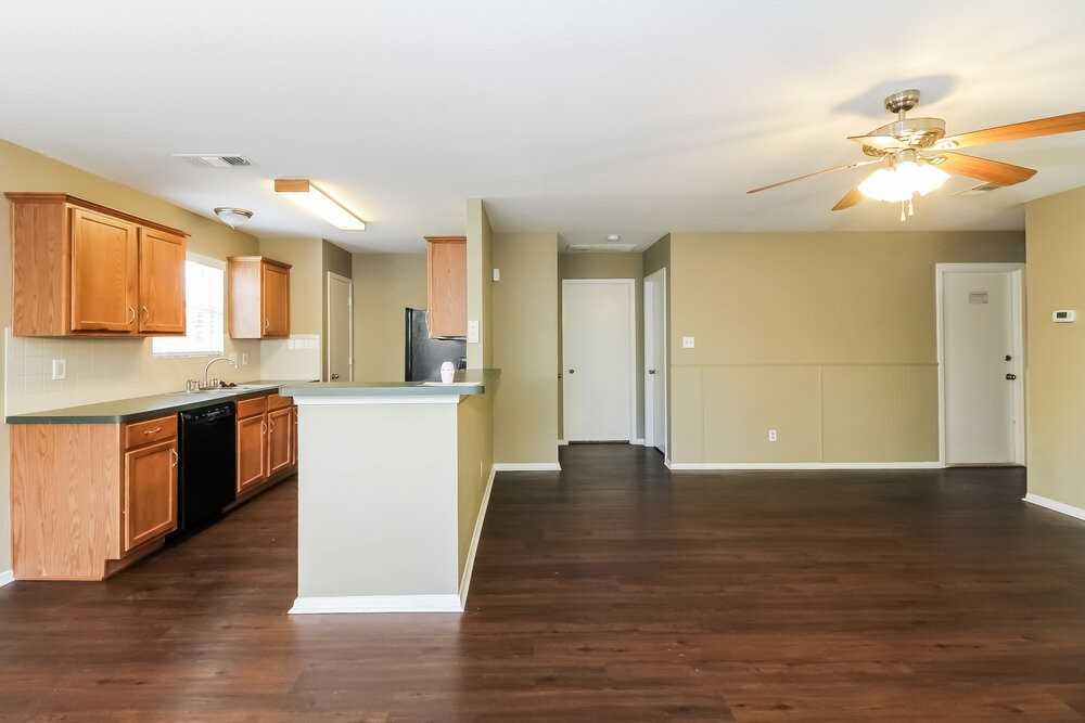 408 Joyce Way - Photo 4 of 14
