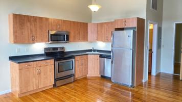 featured image of 75 Wamsutta St