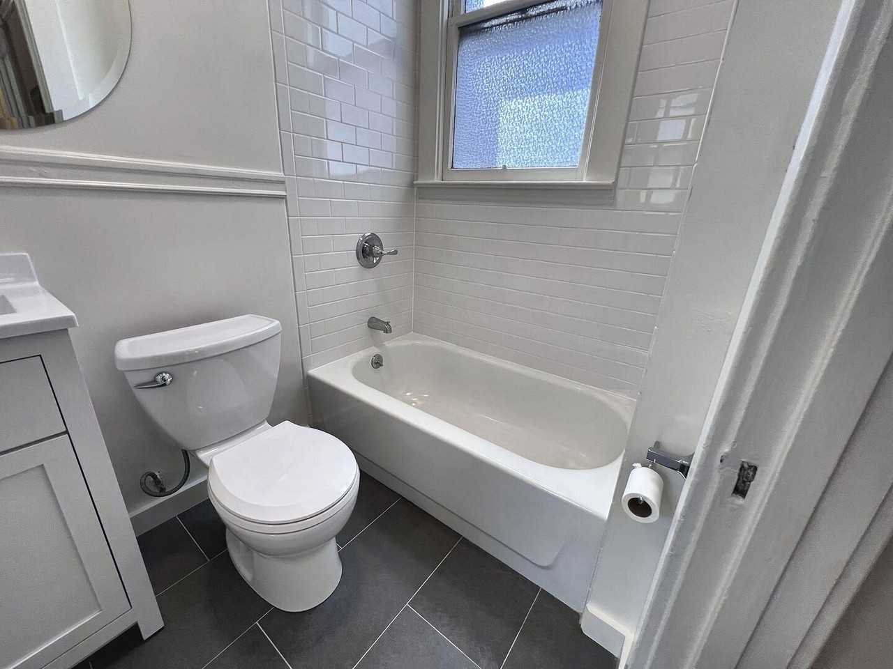 1650 Clay St #07 - Photo 5 of 28