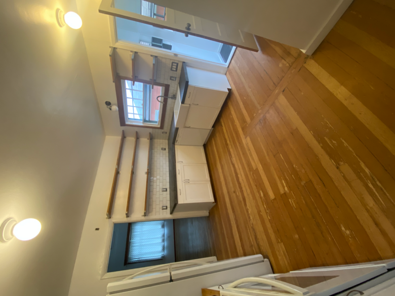 7020 Ne Mallory Ave - Photo 3 of 8