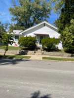 featured image of 211 E 15th St