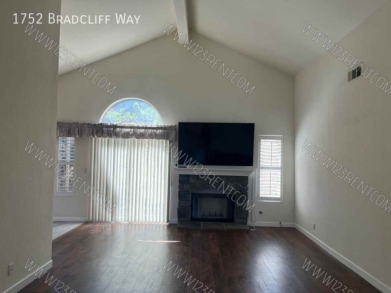 1752 Bradcliff Way - Photo 5 of 36