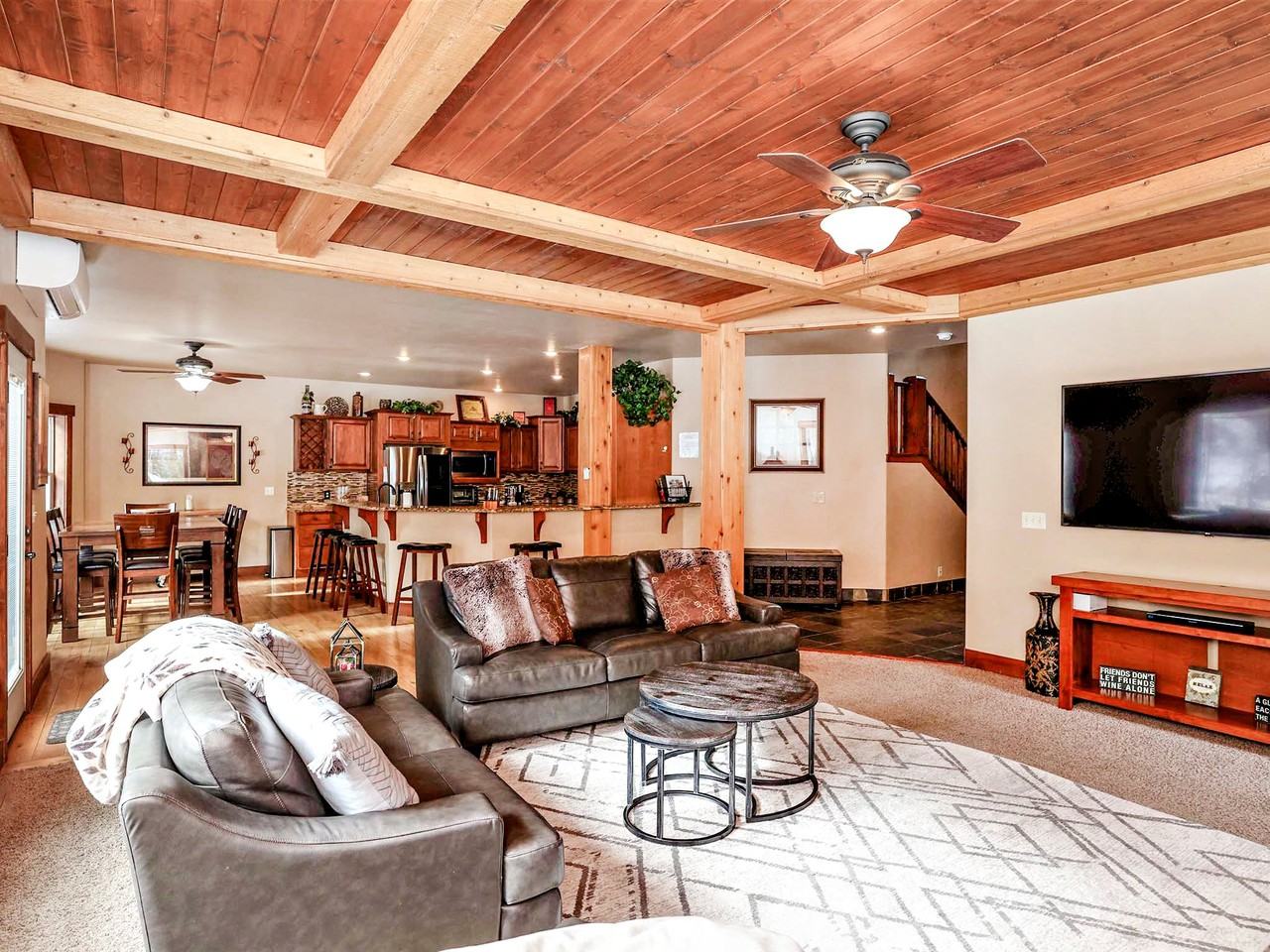 235 Moonridge Dr - Photo 4 of 20