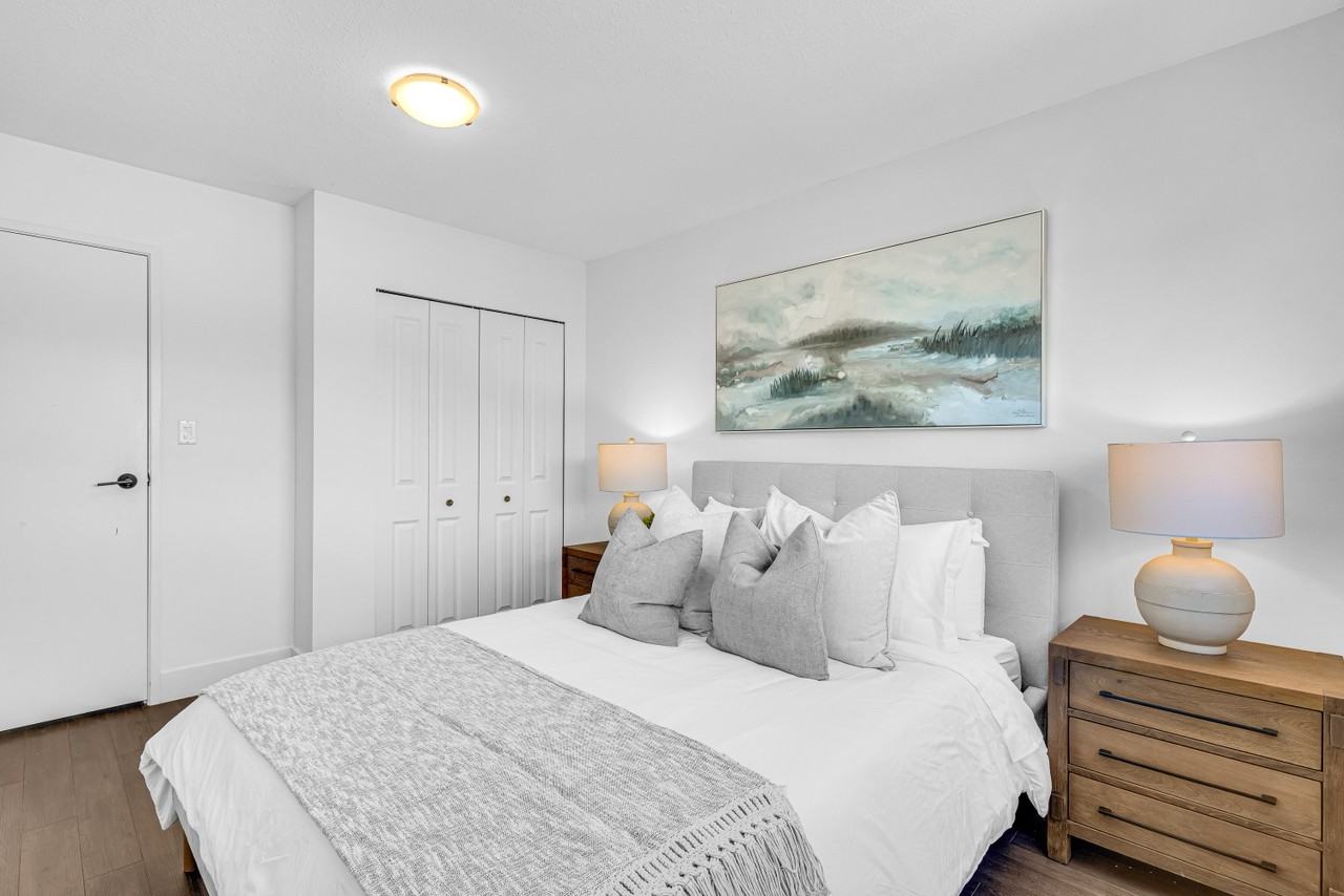 2625A Clarke St - Photo 7 of 14