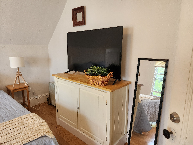 18 Waldo St #2 - Photo 2 of 23