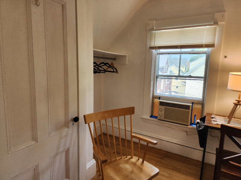 18 Waldo St #2 - Photo 4 of 23