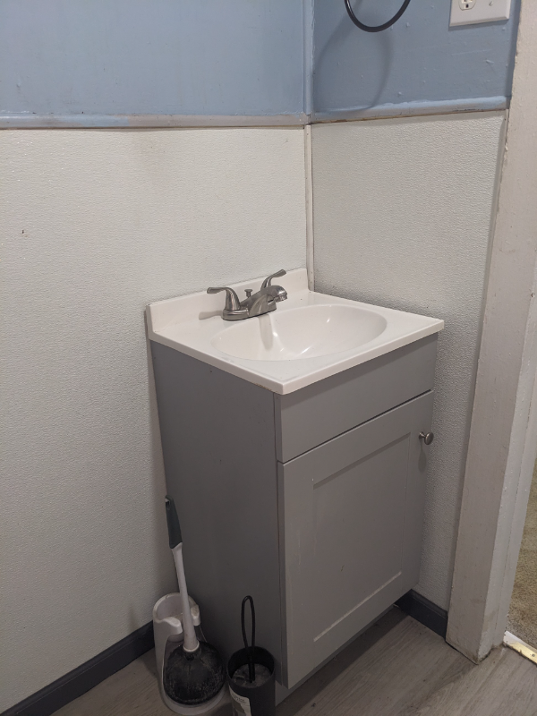 1303 Ward St - Photo 2 of 11