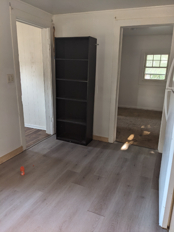 1303 Ward St - Photo 7 of 11