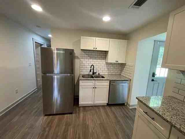 1753 Mary George Ave Nw - Photo 5 of 17