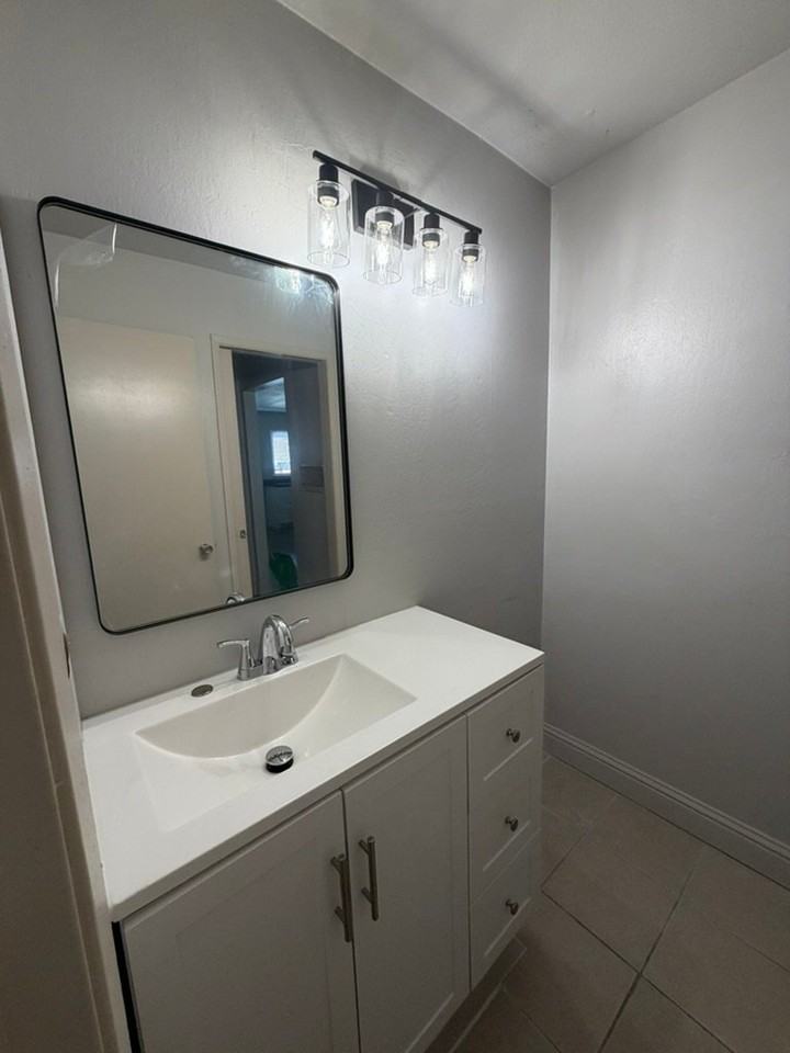320 Franciscan Ct #10 - Photo 3 of 11