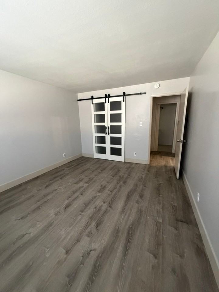 320 Franciscan Ct #10 - Photo 4 of 11
