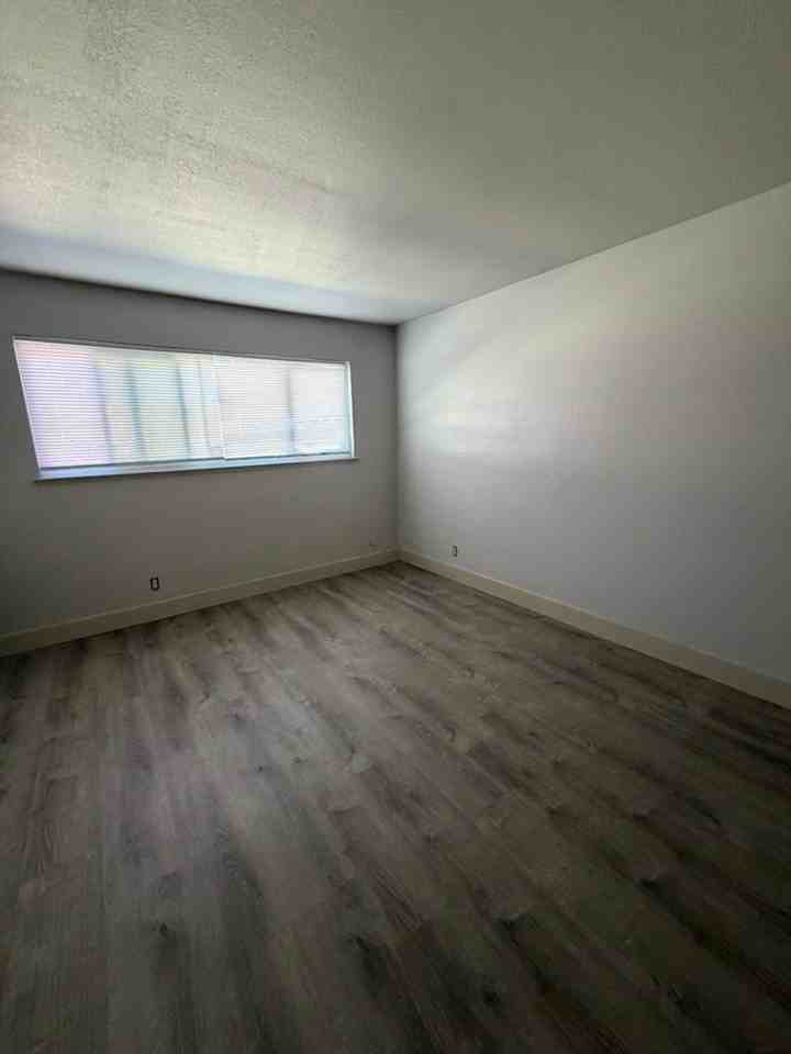 320 Franciscan Ct #10 - Photo 6 of 11