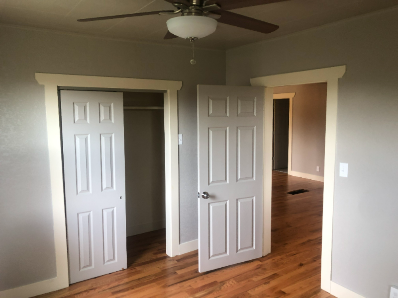 1705 Railroad Diagonal - Photo 2 of 12