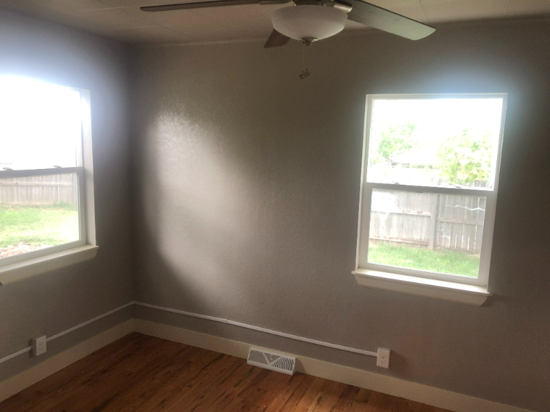 1705 Railroad Diagonal - Photo 3 of 12