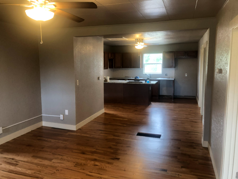 1705 Railroad Diagonal - Photo 6 of 12