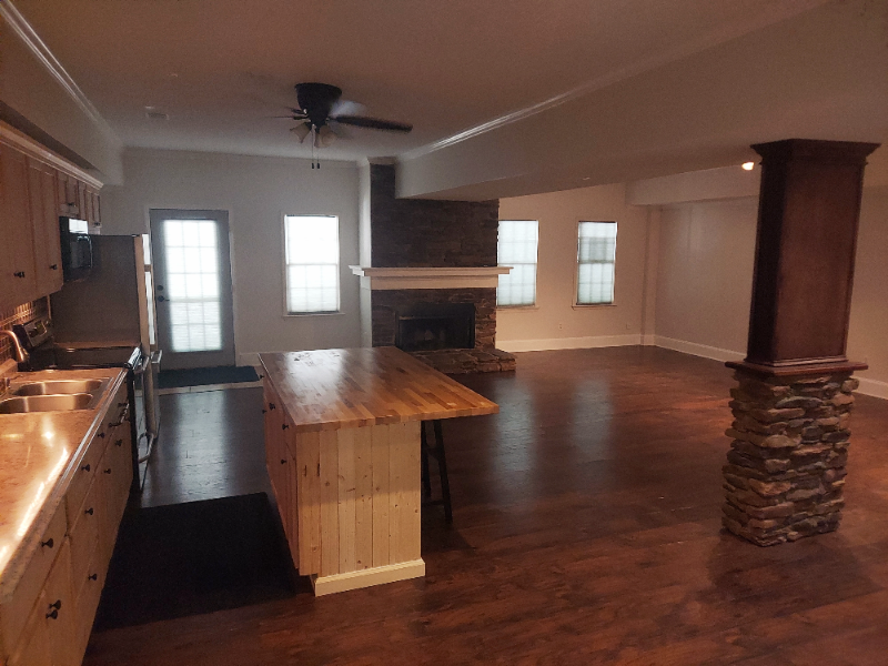 100 Wyndham Ln - Photo 2 of 14
