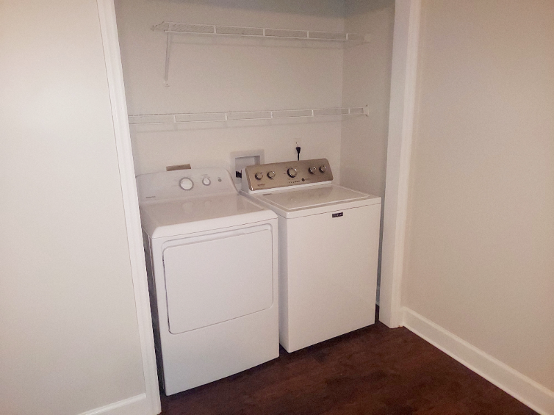 100 Wyndham Ln - Photo 7 of 14