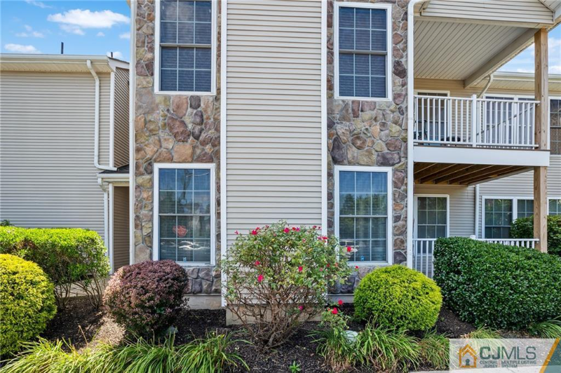 27 Lackland Ave - Photo 2 of 20