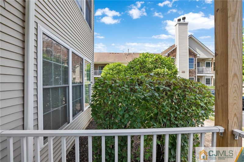 27 Lackland Ave - Photo 5 of 20