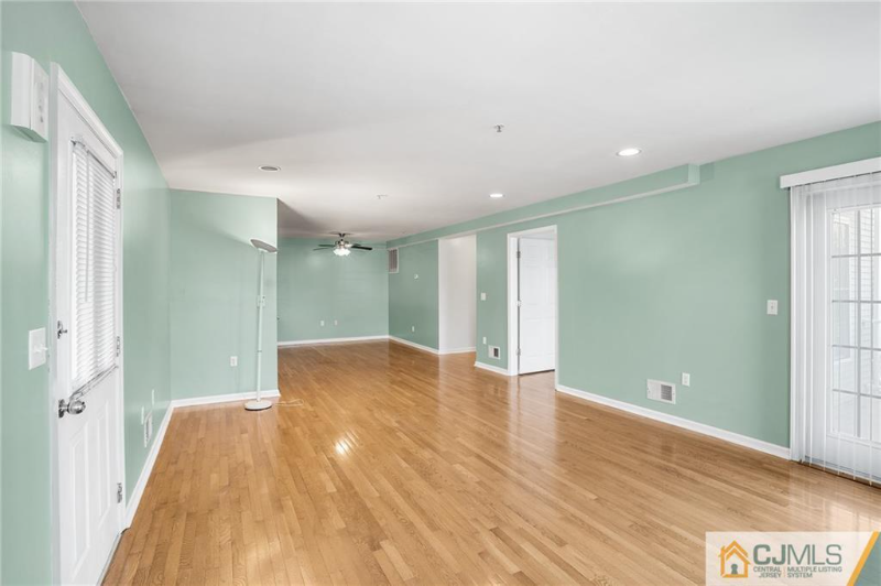 27 Lackland Ave - Photo 7 of 20