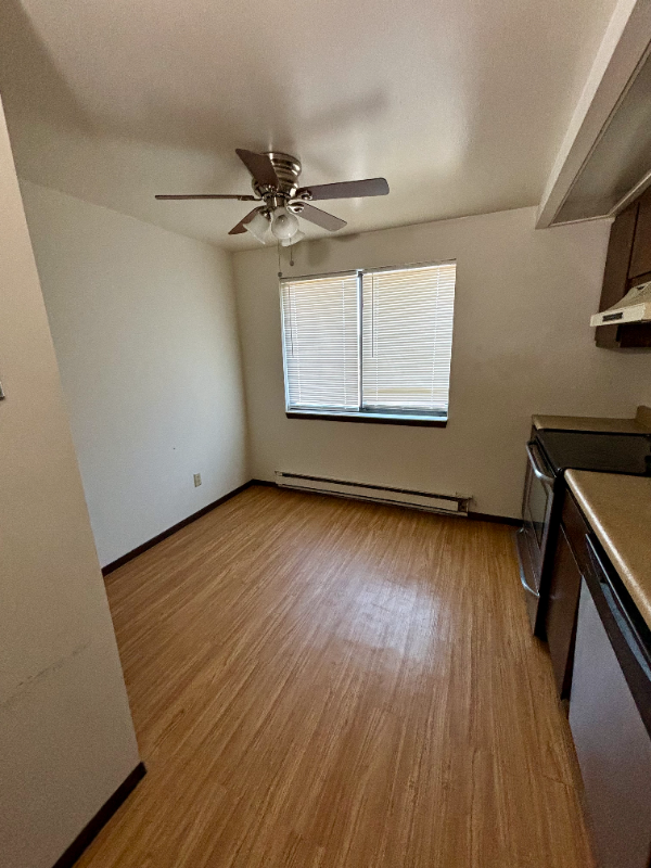 21 Barton Ct #6 - Photo 2 of 12