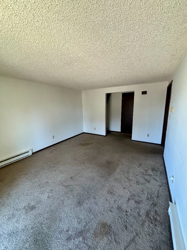 21 Barton Ct #6 - Photo 3 of 12