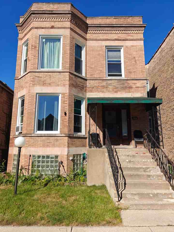 7320 S Champlain Ave #2