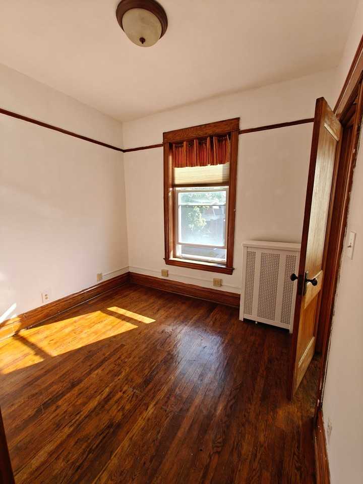 7320 S Champlain Ave #2 - Photo 7 of 15