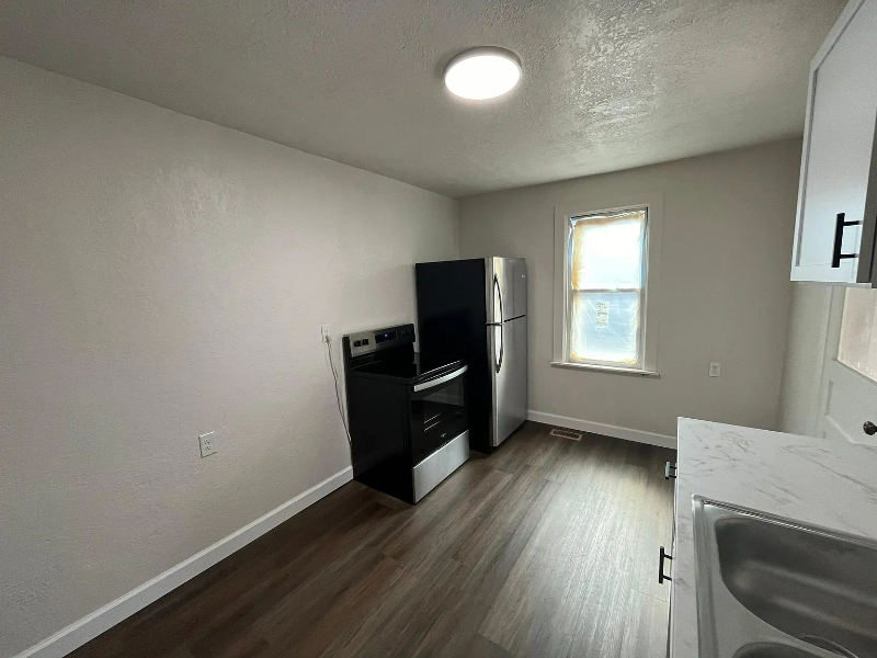 509 E North St - Photo 5 of 15