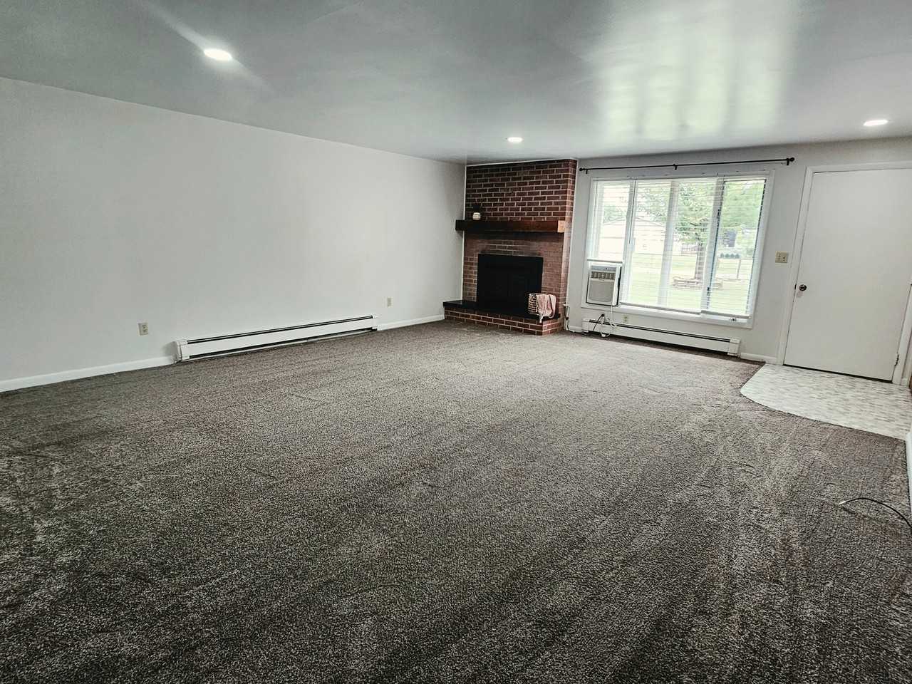 8946 Delwood Dr - Photo 2 of 12