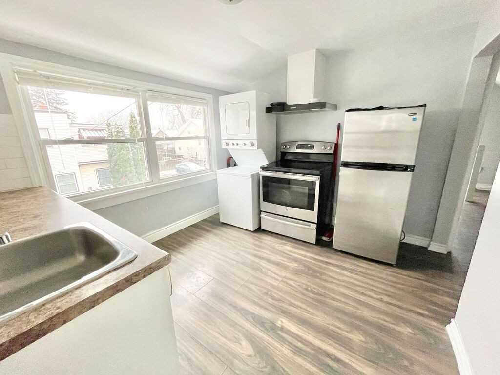 23 St. Patrick St - Photo 5 of 9