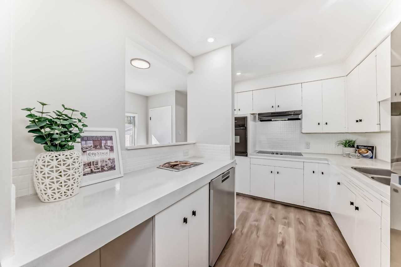 1319 107 Ave Sw - Photo 3 of 50
