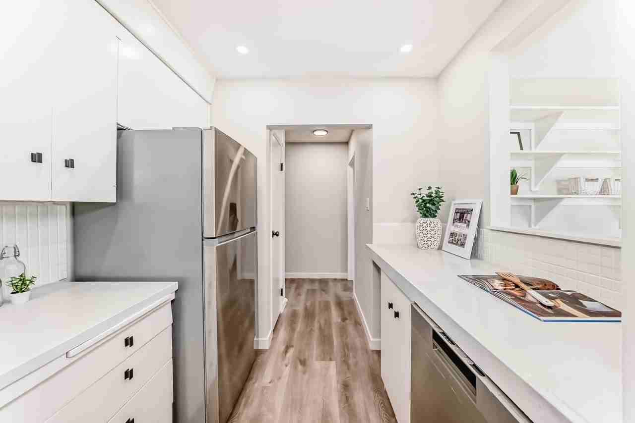 1319 107 Ave Sw - Photo 5 of 50