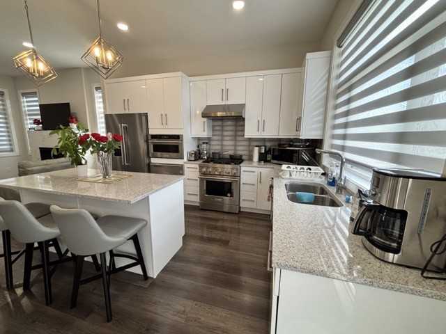 47 Bakersfield Crt - Photo 4 of 34