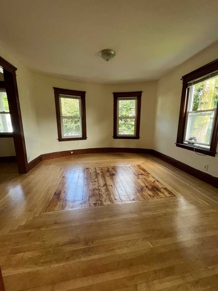101 Greenwood St #2 - Photo 4 of 13