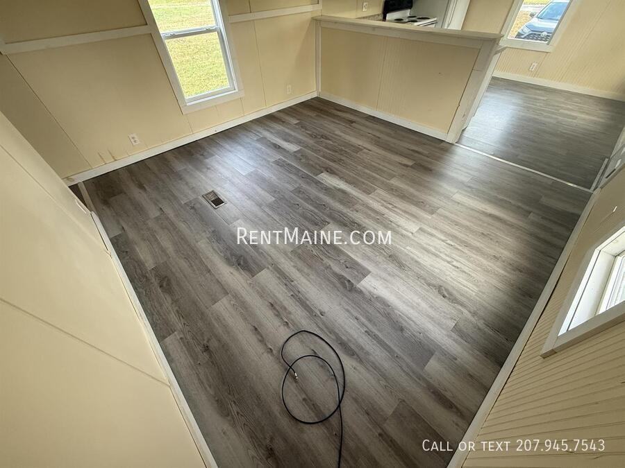 8 Hall Dr - Photo 3 of 12