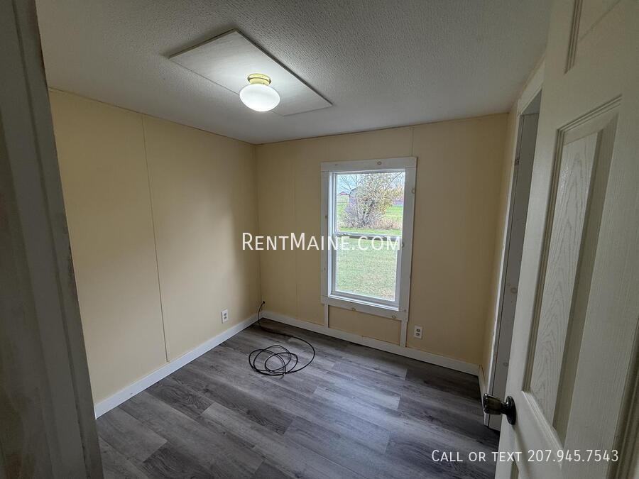 8 Hall Dr - Photo 4 of 12