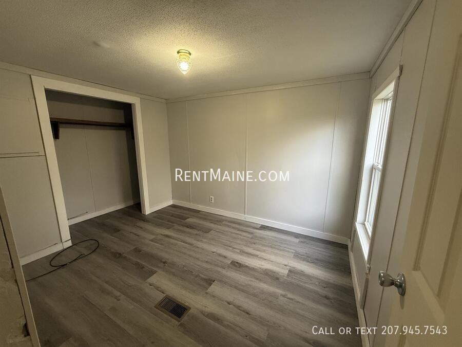 8 Hall Dr - Photo 6 of 12