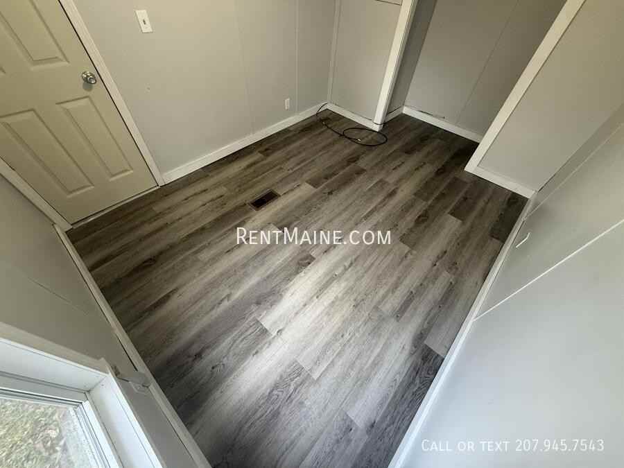 8 Hall Dr - Photo 7 of 12