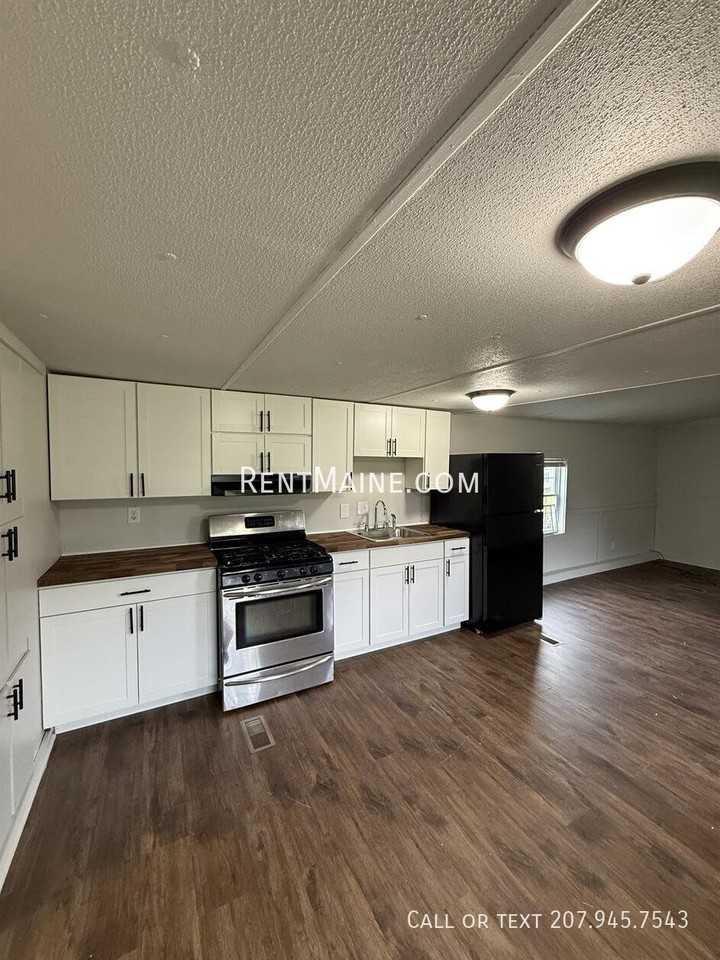 7 Hall Dr - Photo 2 of 14