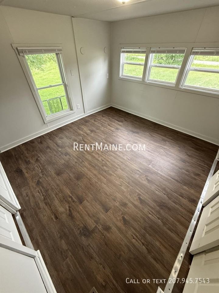 7 Hall Dr - Photo 5 of 14