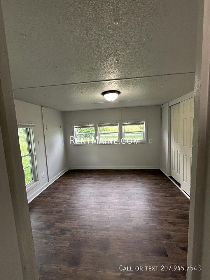 7 Hall Dr - Photo 6 of 14
