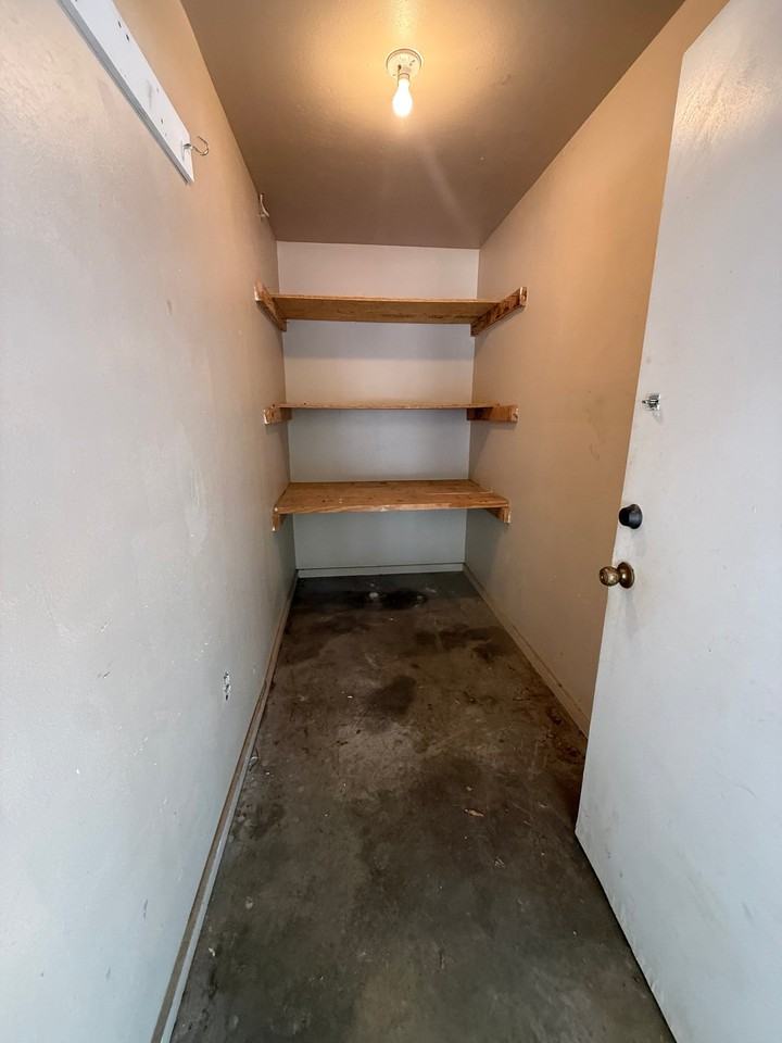 1116 N Detroit Ave - Photo 3 of 13