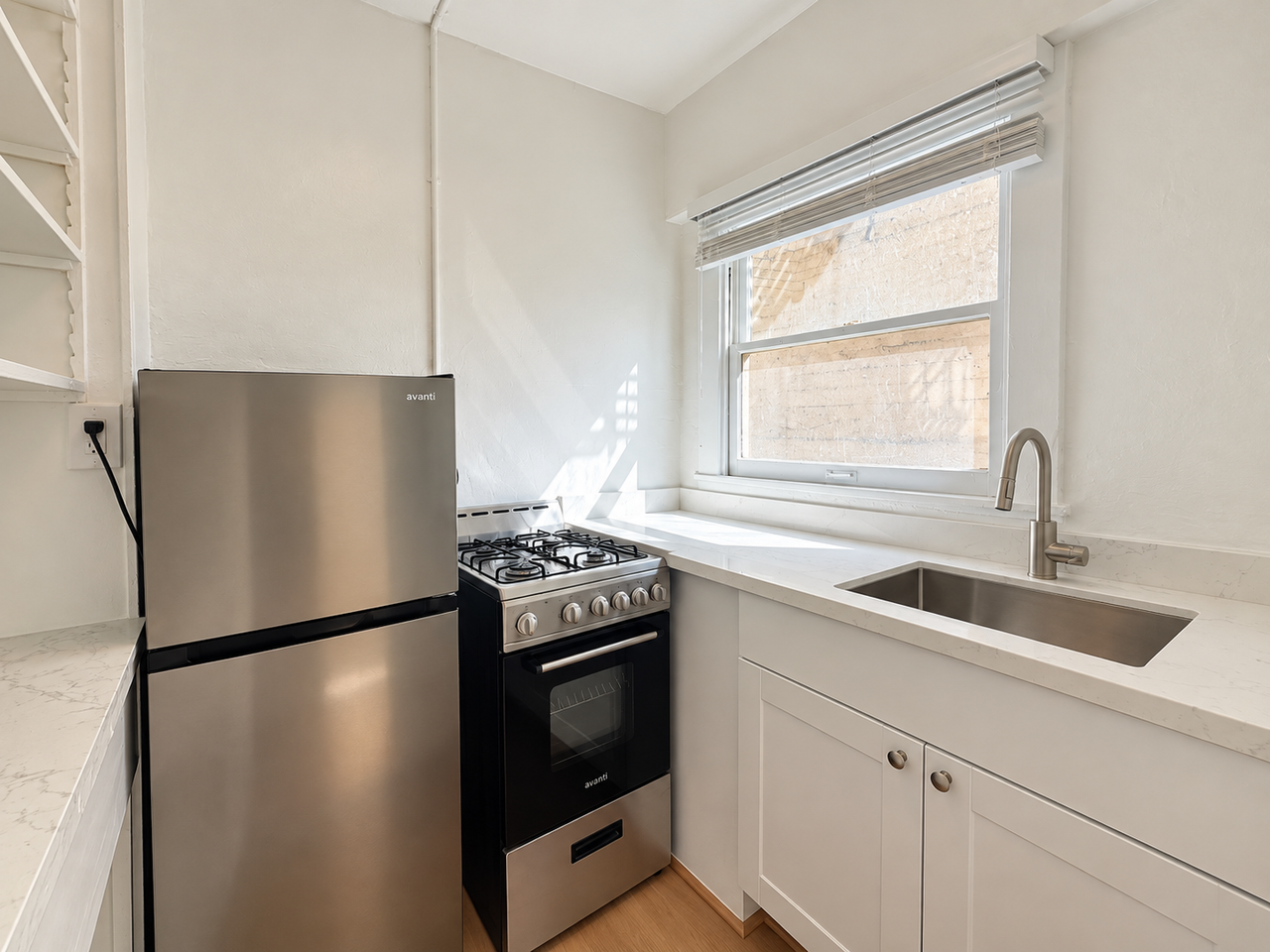 929 Ofarrell St #3 - Photo 2 of 10